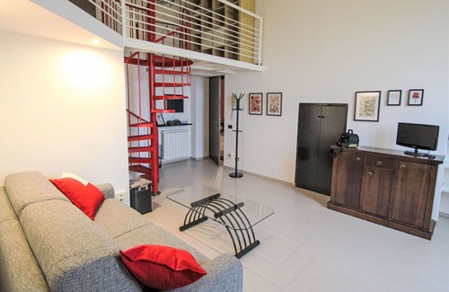 Suna Apartamento | Acogedor apartamento para 4 personas con WIFI, TV y aparcamiento