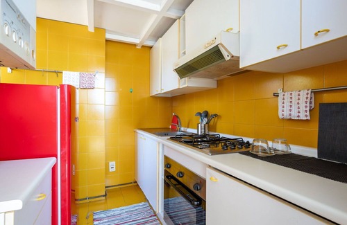 Suna Apartamento | Acogedor apartamento para 4 personas con WIFI, TV y aparcamiento