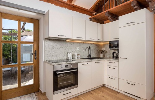 Gabonjin Apartamento | Precioso apartamento para 4 personas con A/C, WIFI, piscina, TV, terraza y aparcamiento