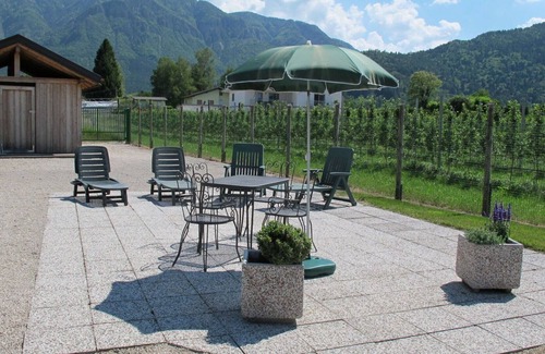 Caldonazzo Apartamento | Hermoso apartamento para 5 personas con TV, patio y aparcamiento