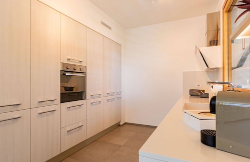 Porlezza Apartamento | Acogedor apartamento para 5 personas con WIFI, A/C, TV, balcón y aparcamiento