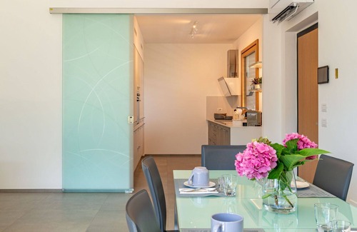 Porlezza Apartamento | Acogedor apartamento para 5 personas con WIFI, A/C, TV, balcón y aparcamiento