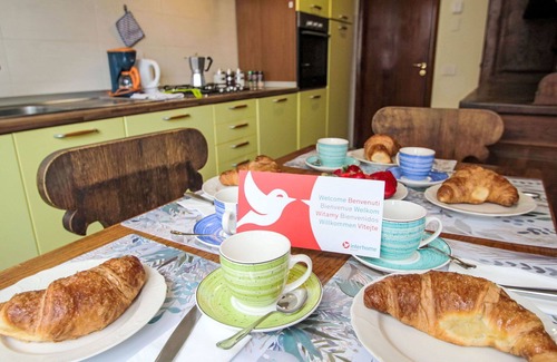 Pallanza Apartamento | Hermoso apartamento para 5 personas con WIFI, TV, balcón y aparcamiento