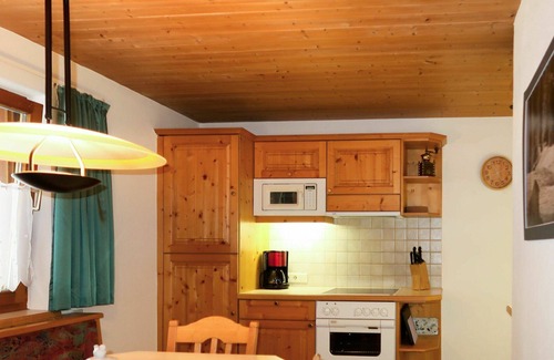 Kauns Apartamento | Acogedor apartamento para 6 personas con WIFI, TV, balcón, mascotas permitida y aparcamiento