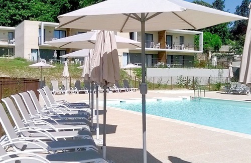Chinon Apartamento | Precioso apartamento con piscina, WIFI, TV, terraza, mascotas permitida y aparcamiento