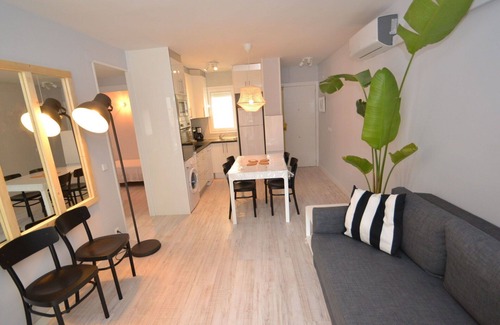 Centro de Salou Apartamento | Bonito apartamento para 6 personas con WIFI, A/C, TV y terraza