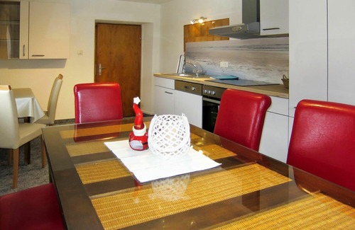 Unterlaengenfeld Apartamento | Maravillosa casa de vacaciones para 10 personas con WIFI, TV, balcón y aparcamiento