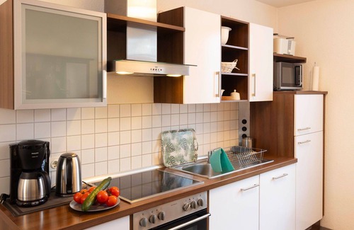 Lubmin Apartamento | Acogedor apartamento para 4 personas con WIFI, TV, terraza, mascotas permitida y aparcamiento