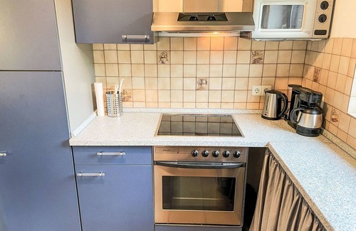 Schonebeck Apartamento | Hermoso apartamento para 3 personas con WIFI, TV, balcón y aparcamiento