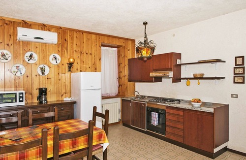 Frader Apartamento | Hermoso apartamento para 6 personas con WIFI, piscina, TV, terraza y aparcamiento