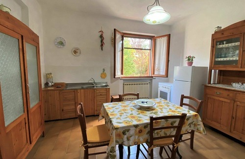 Riparbella Apartamento | Bonito apartamento para 4 personas con WIFI, patio, mascotas permitida y aparcamiento