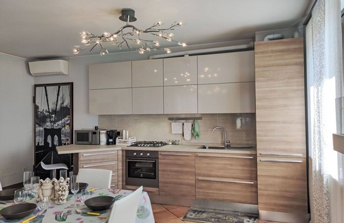 Rovellasca Apartamento | Nice apartment for 4 people with WIFI, TV, balcony and parking