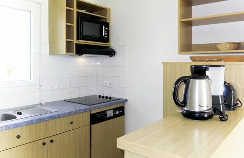 Azay-le-Rideau Casa | Hermoso apartamento en villa con WIFI, piscina, TV, terraza, mascotas permitida y aparcamiento