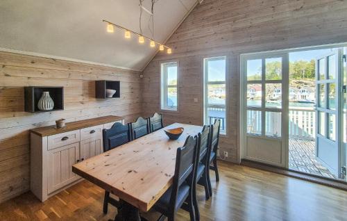 Sveio Apartamento | Nice Apartment In Auklandshamn