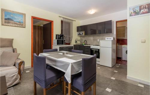 Barbat na Rabu Apartamento | Nice Apartment In Barbat With Wifi