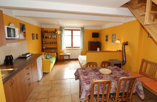 Mala Skala Villa | Acogedor apartamento en villa para 6 personas con WIFI, TV, patio y aparcamiento
