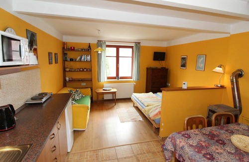 Mala Skala Villa | Acogedor apartamento en villa para 6 personas con WIFI, TV, patio y aparcamiento