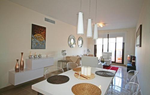 Nueva Milla de Oro Apartamento | Nice Apartment In Estepona With Sauna