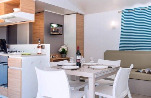 Les Cabanes de Fleury Casa | Precioso apartamento en villa con A/C, piscina, WIFI, TV, terraza, mascotas permitida y aparcamiento