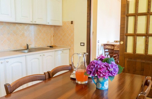 Bolsena Villa | Bonito apartamento en villa para 6 personas con WIFI, piscina, TV, terraza y aparcamiento