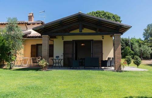 Bolsena Villa | Bonito apartamento en villa para 6 personas con WIFI, piscina, TV, terraza y aparcamiento