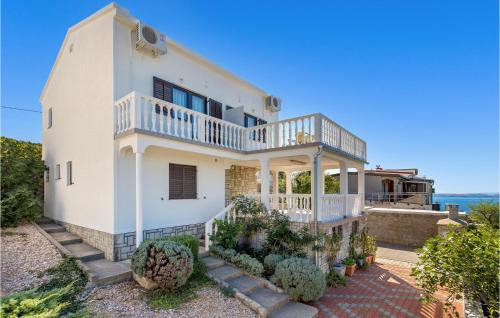 Senj Apartamento | Nice Apartment In Jablanac With Kitchen