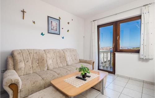 Senj Apartamento | Nice Apartment In Jablanac With Kitchen