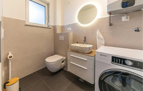 Kastel Novi Apartamento | Nice Apartment In Kastel Novi With Wifi
