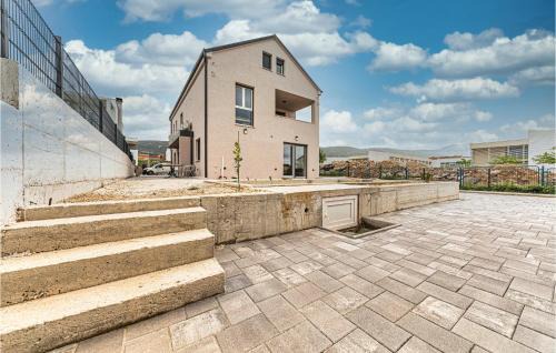 Kastel Novi Apartamento | Nice Apartment In Kastel Novi With Wifi
