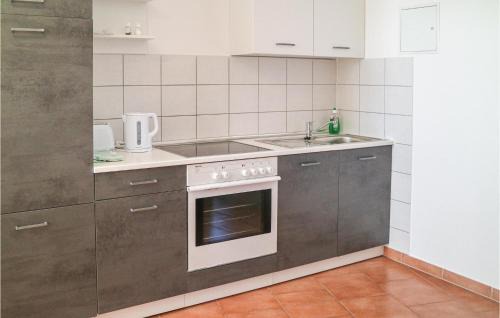 Krakow am See Casa | Nice Apartment In Krakow Am See