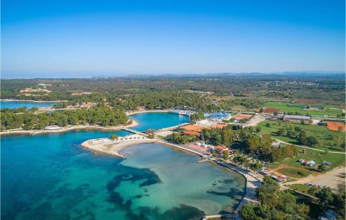 Lovrecica Apartamento | Nice Apartment In Lovrecica With Wifi