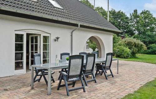 Nimtofte Apartamento | Nice Apartment In Nimtofte With Wifi
