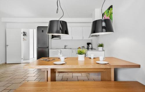 Nimtofte Apartamento | Nice Apartment In Nimtofte With Wifi