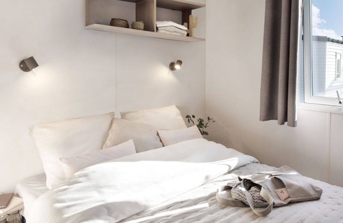 Soerendonk Casa | Acogedor apartamento en villa con piscina, TV, terraza, mascotas permitida y aparcamiento