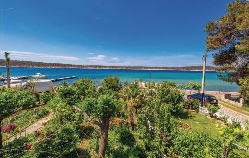 Barbat na Rabu Apartamento | Nice Apartment In Rab With Kitchen