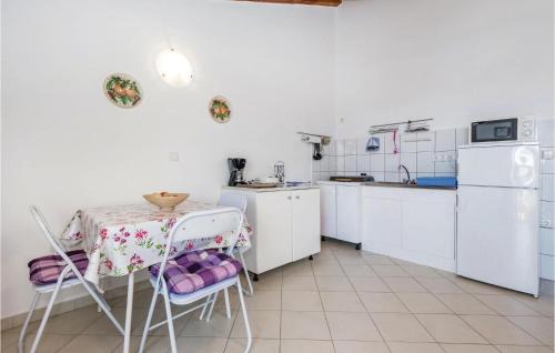 Barbat na Rabu Apartamento | Nice Apartment In Rab With Kitchen