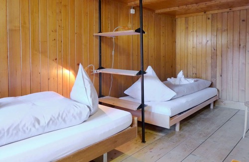 Reichenbach Casa | Nice apartment in villa for 8 guests with WIFI, TV, patio, panoramic view and parking