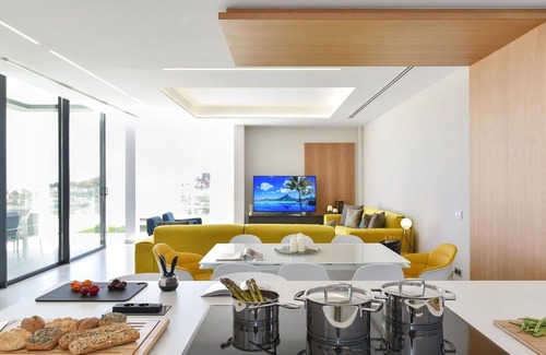 Salobre Villa | Apartamento en villa con A/C, piscina privada, WIFI, TV, terraza, mascotas permitida, aparcamiento