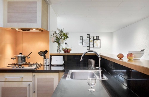 Les Barils Casa | Hermoso apartamento en villa para 4 personas con jacuzzi, WIFI, piscina, TV, terraza y aparcamiento