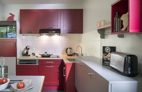 Les Barils Casa | Acogedor apartamento en villa para 6 personas con WIFI, piscina, jacuzzi, TV, terraza y aparcamiento