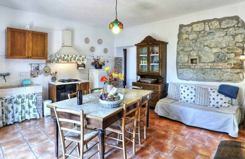 Pomarance Villa | Bonito apartamento en villa para 5 personas con WIFI, piscina, TV, veranda y aparcamiento