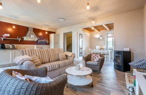 Costigliole d'Asti Casa | Precioso apartamento en villa con piscina, A/C, WIFI, TV, patio, vista panorámica, aparcamiento