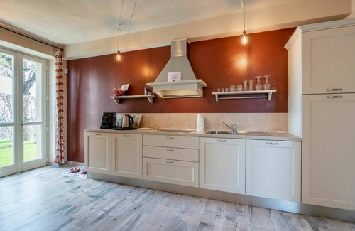 Costigliole d'Asti Casa | Precioso apartamento en villa con piscina, A/C, WIFI, TV, patio, vista panorámica, aparcamiento