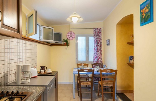 Valloria Apartamento | Precioso apartamento con bañera de hidromasaje, piscina, WIFI, TV, patio y aparcamiento