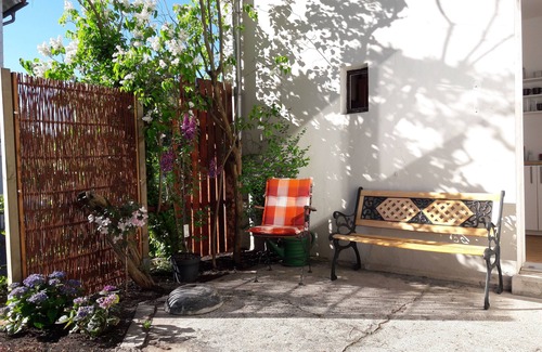 Celle Apartamento | Bonito apartamento con jardín, muy cerca del centro de la ciudad.