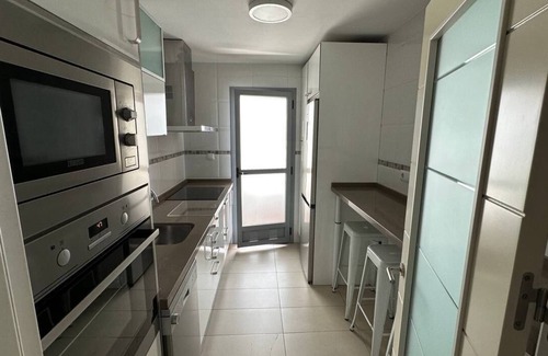 Málaga Apartamento | Apartamento 3 dormitorio con parking y piscina en Teatinos