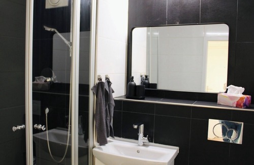 Neuehrenfeld Apartamento | Nice apartment with parking space