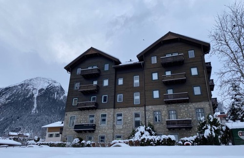 Krimml Apartamento | Nice bright apartment in Krimml village, free WiFi, TV, 4 beds, fitted kitchen