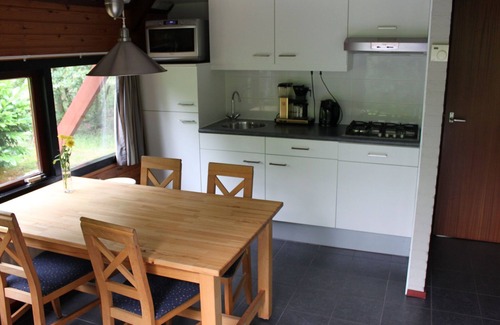 Herpen Casa | Nice bungalow with dishwasher close to the forest
