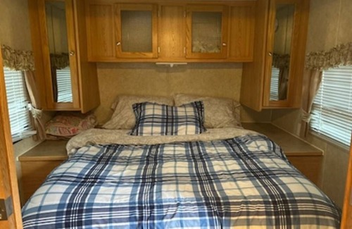 Nevis Casa | Nice Camper With Slide out